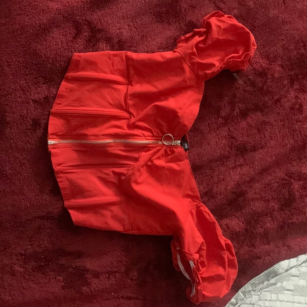 Red top from blāshe
